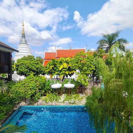 Hotel Arun Rawee อรุณ รวี Čiang Mai Exteriér fotografie